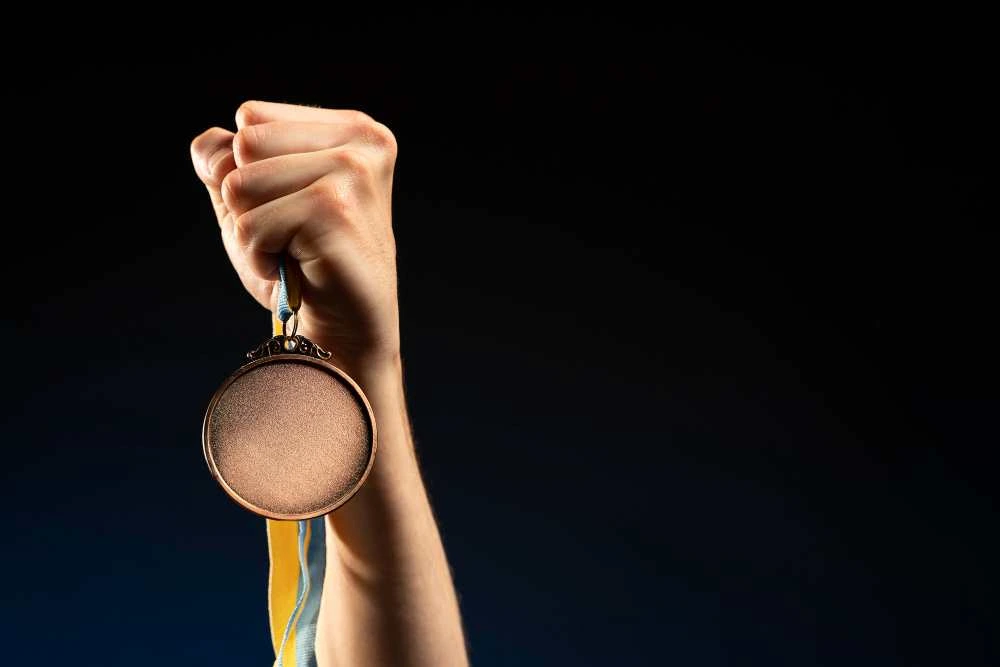 La Sociedad de Estudios Internacionales otorga la Medalla de Bronce al doctor Manuel de la Peña